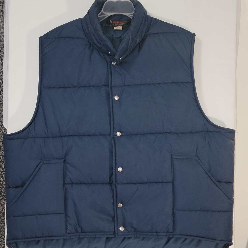 Dunbrooke Men's Dark Blue Quilted Vest